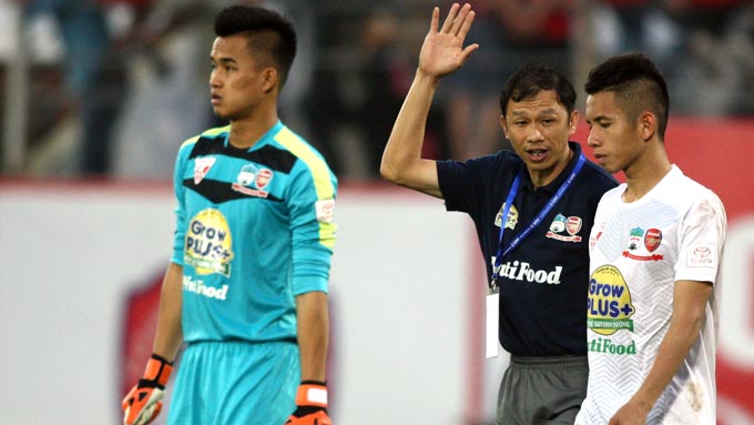 HLV Dương Minh Ninh chia tay HAGL: Lá trút rơi nhiều, đâu phải bởi mùa thu