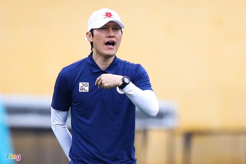 HLV Hàn Quốc chia tay CLB Hà Nội