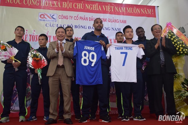 HLV Hoàng Văn Phúc: “Quảng Nam FC sẽ có mặt trong tốp 3 V-League 2017”