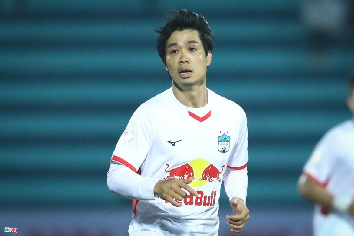 HLV Kiatisuk giải thích việc Công Phượng ngồi dự bị