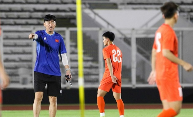 HLV Kim Sang Sik nghiên cứu đối thủ Malaysia và Indonesia