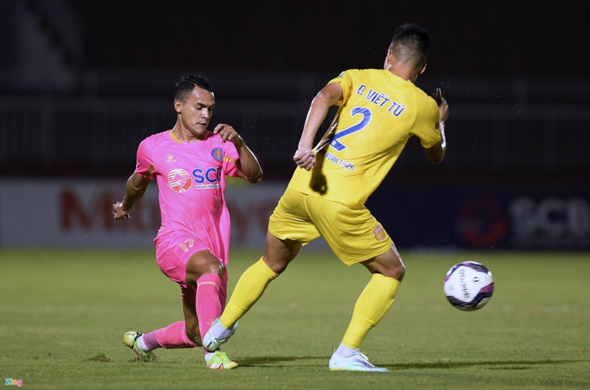 HLV Lê Văn Sỹ: ‘Chiếc thẻ đỏ quá nặng’