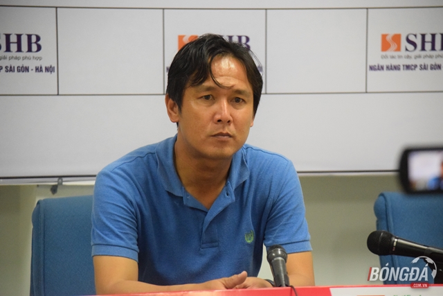 HLV Minh Phương “sốc” vì HAGL đá xấu, tiểu xảo