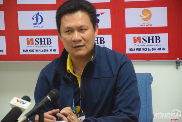 HLV Nguyễn Quốc Tuấn: “Công Phượng chỉ chơi ở mức tròn vai”