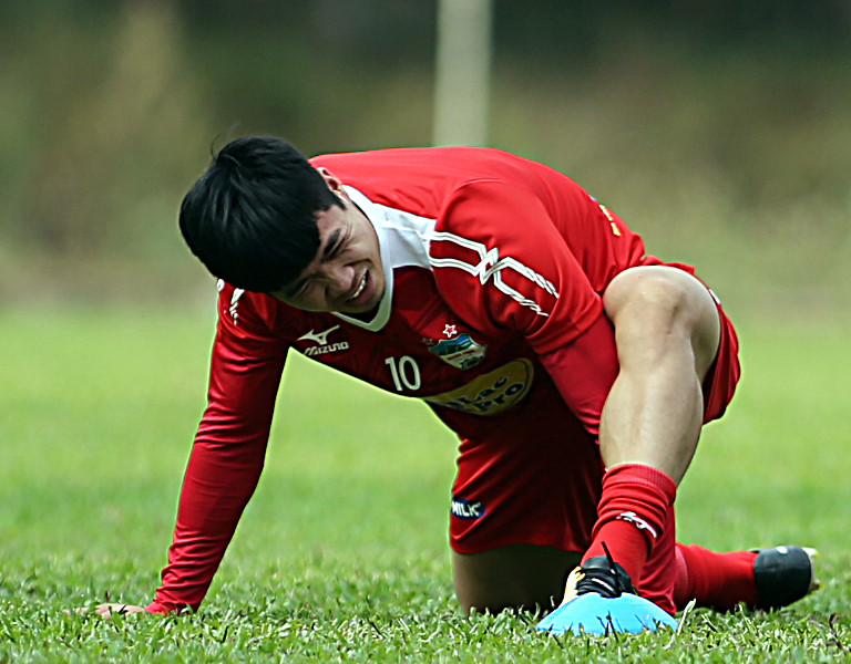 HLV Park Hang-seo chờ Quang Hải, Công Phượng ghi bàn tại V-League