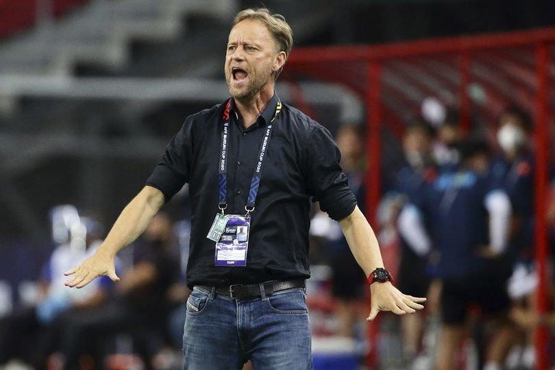 HLV Polking chưa dẫn dắt CAHN, Huỳnh Như chia tay Lank FC