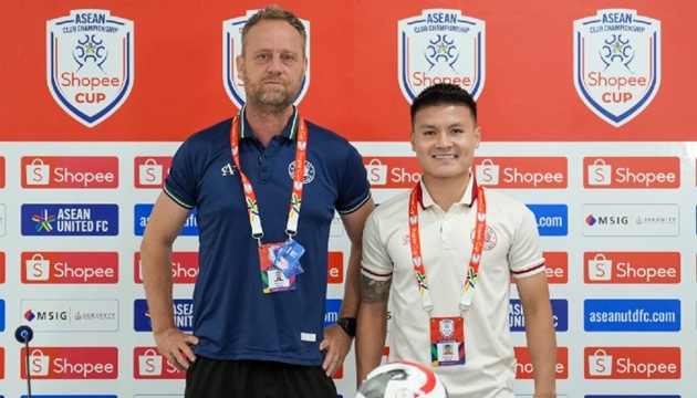 HLV Polking “gần gũi” thế nào mà khiến Quang Hải thăng hoa với 15 kiến tạo?