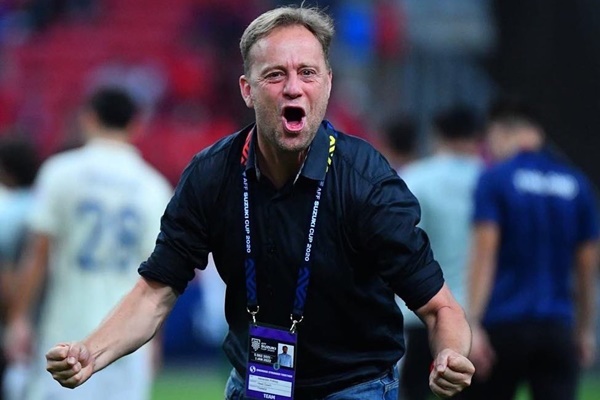 HLV Polking nhận lương hơn 1 tỷ mỗi tháng tại CAHN?