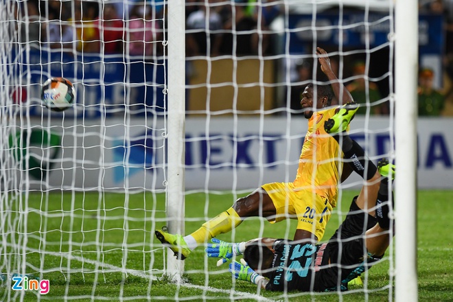 HLV Quảng Nam: ‘Chúng tôi cầu sức khỏe, may mắn chứ không cầu thắng’