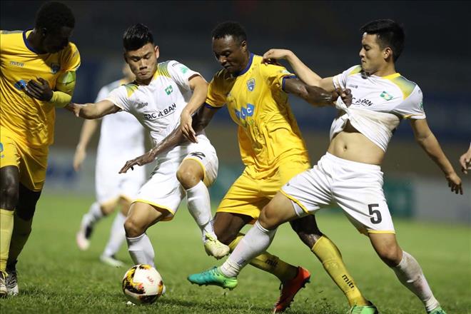 HLV Thanh Hóa nói gì sau chiến thắng nhọc nhằn trước SLNA?