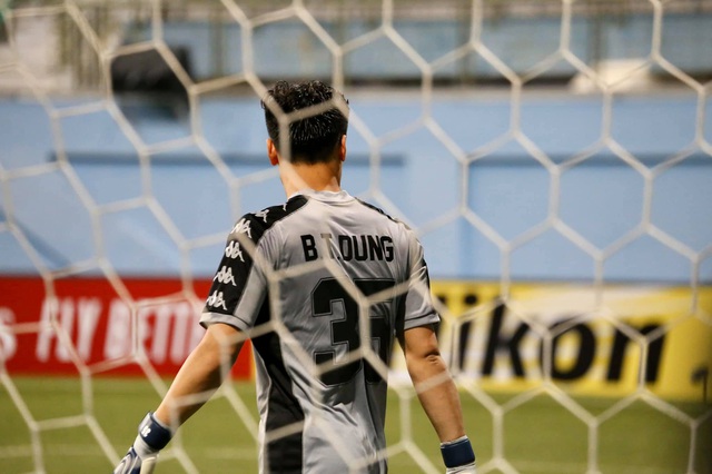 HLV thủ môn CLB TP.HCM: Hiện tại Tiến Dũng không phải lựa chọn số 1