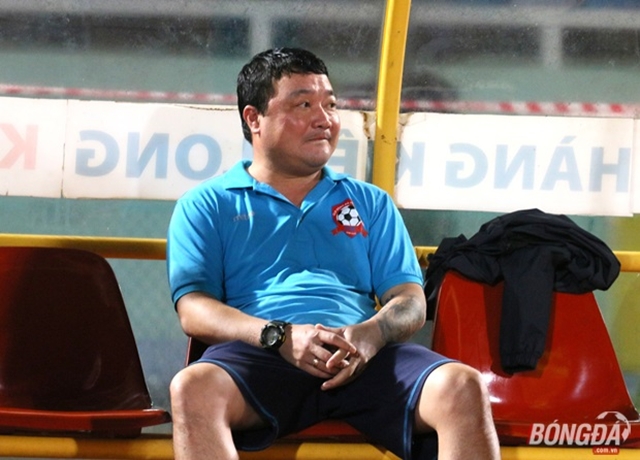 HLV Trương Việt Hoàng xin từ chức vì bị BLĐ Hải Phòng gây khó dễ?