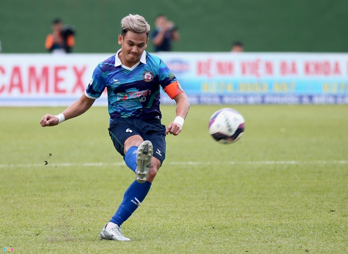 Hồ Tấn Tài tỏa sáng giúp Bình Định thắng Bình Dương