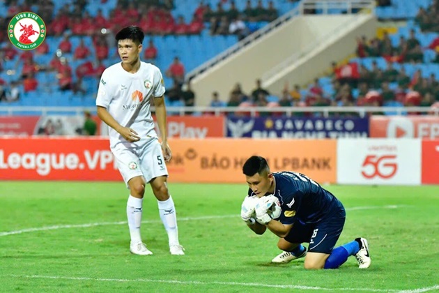 Hoàng Đức nhạt nhòa, Thể Công Viettel thua đau trước 10 người Bình Định