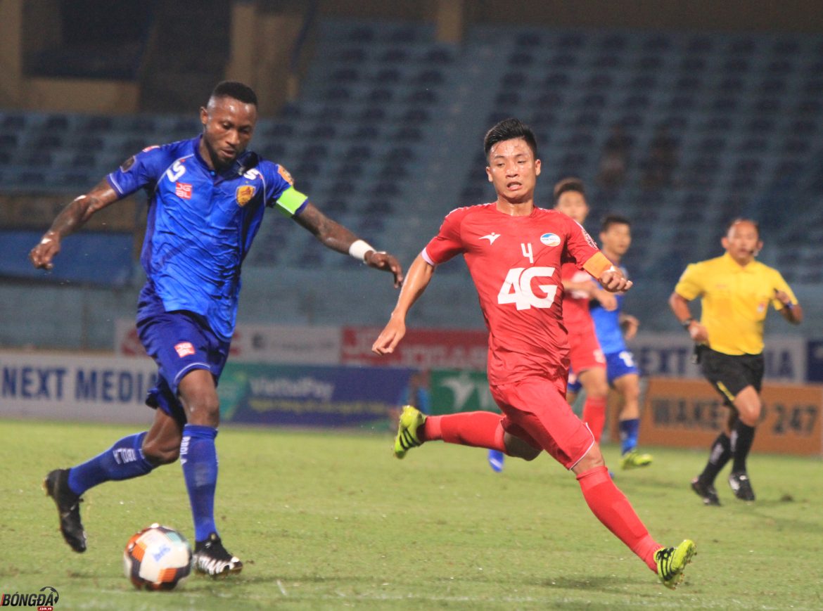Hoàng Vũ Samson đeo băng đội trưởng, Quảng Nam có 1 điểm trước Viettel