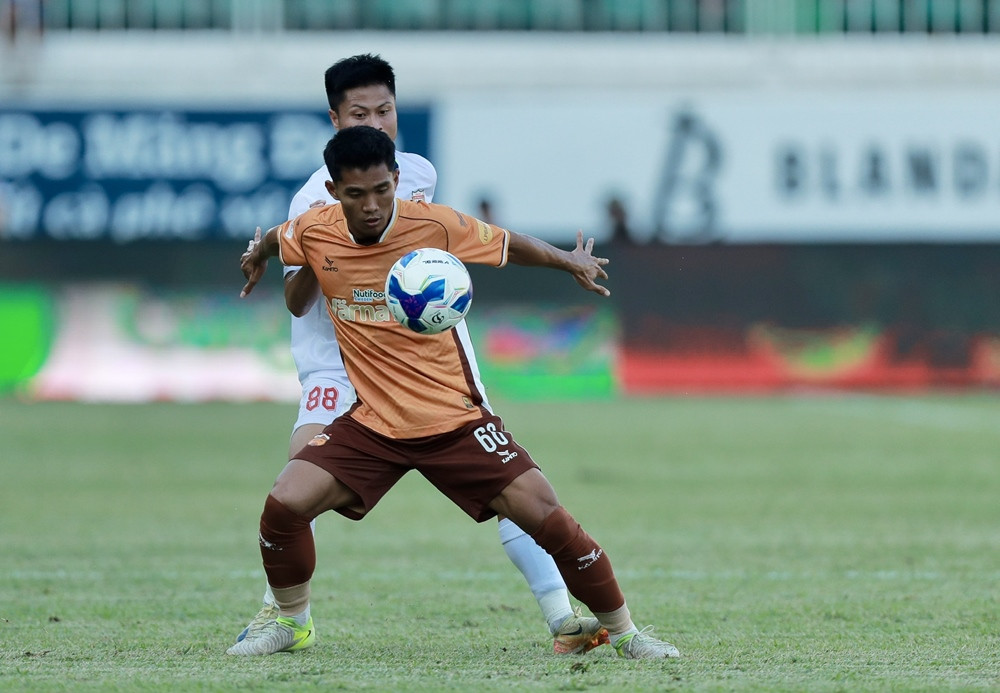 Không cần Xuân Trường, Hà Tĩnh vẫn “out trình” HAGL