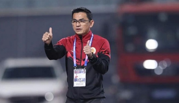 Kiatisak bắt đầu nhớ băng ghế huấn luyện