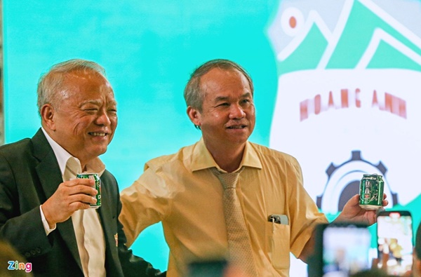 Kiatisuk giúp HAGL kiếm hợp đồng khủng