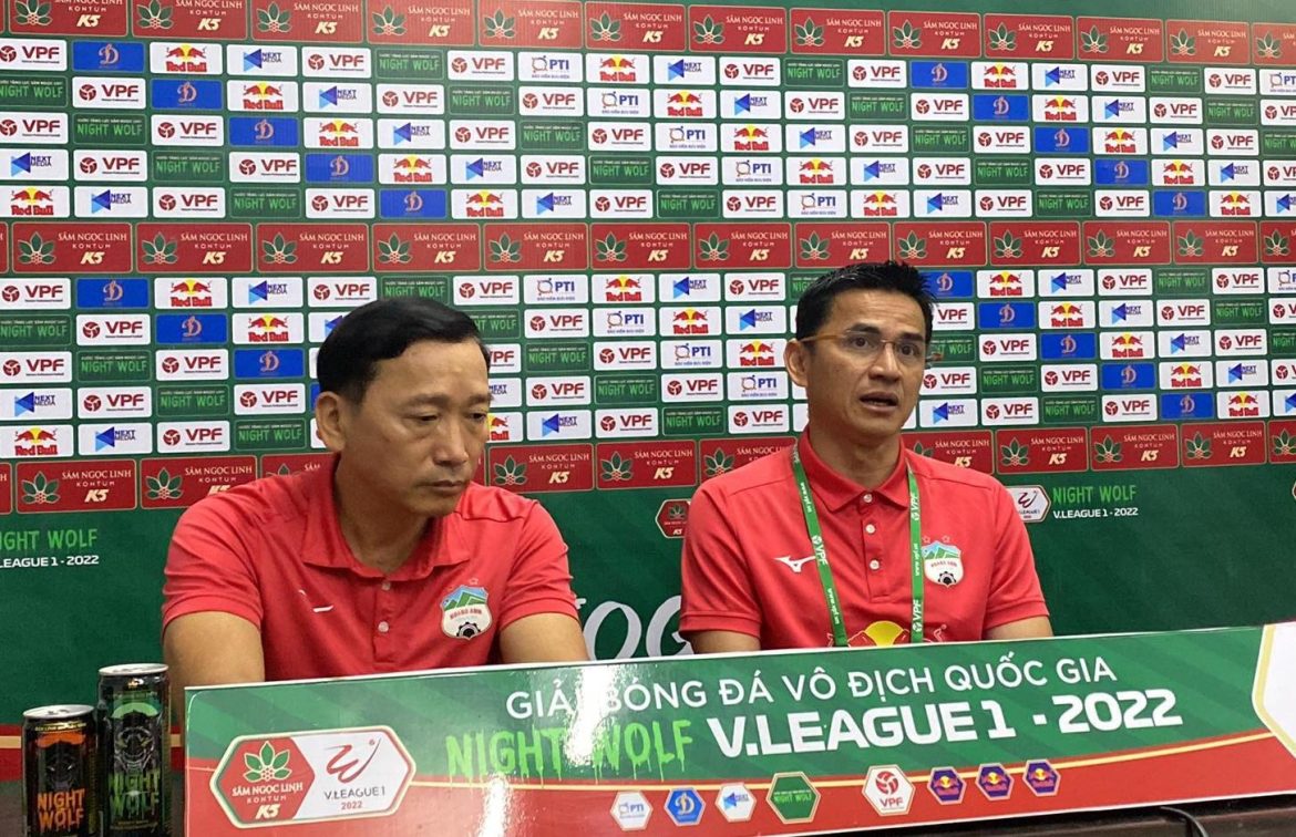Kiatisuk lý giải đội hình HAGL đấu TPHCM, HLV Vũ Tiến Thành phấn khởi