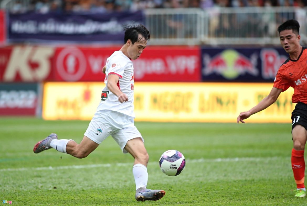 Kiatisuk sẽ kèm riêng Văn Toàn khâu dứt điểm