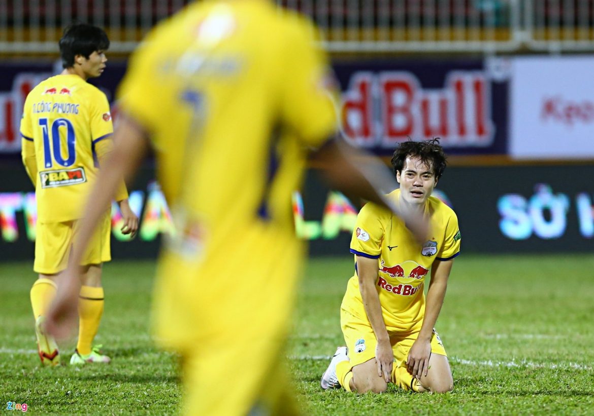 Kiatisuk sợ cầu thủ HAGL chán bóng đá