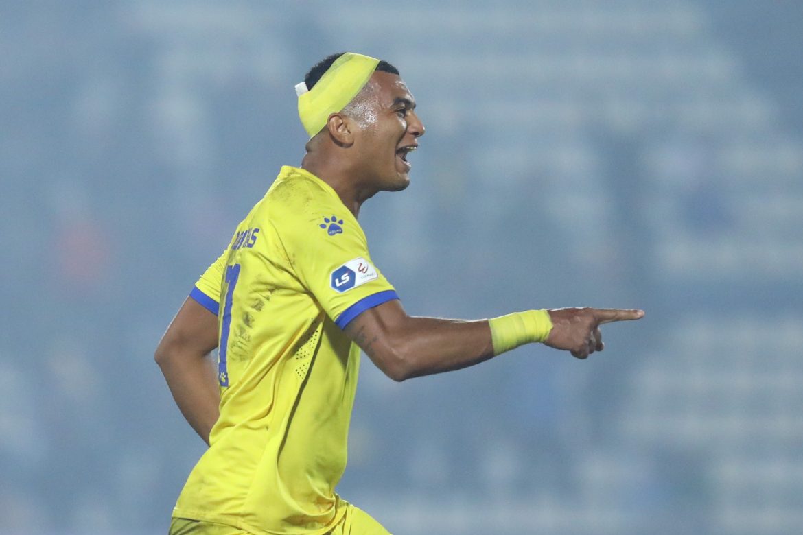 Làm khách đến Nam Định, Hà Nội FC nhận cú sốc lớn ngày khai màn V-League