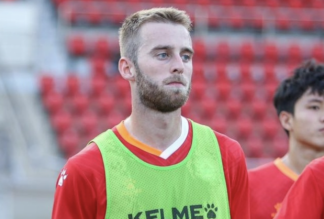 Lee Nguyễn giới thiệu tiền đạo cho CLB TP.HCM