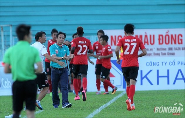 Lượt đi V-League 2017: Tan nát miền Tây