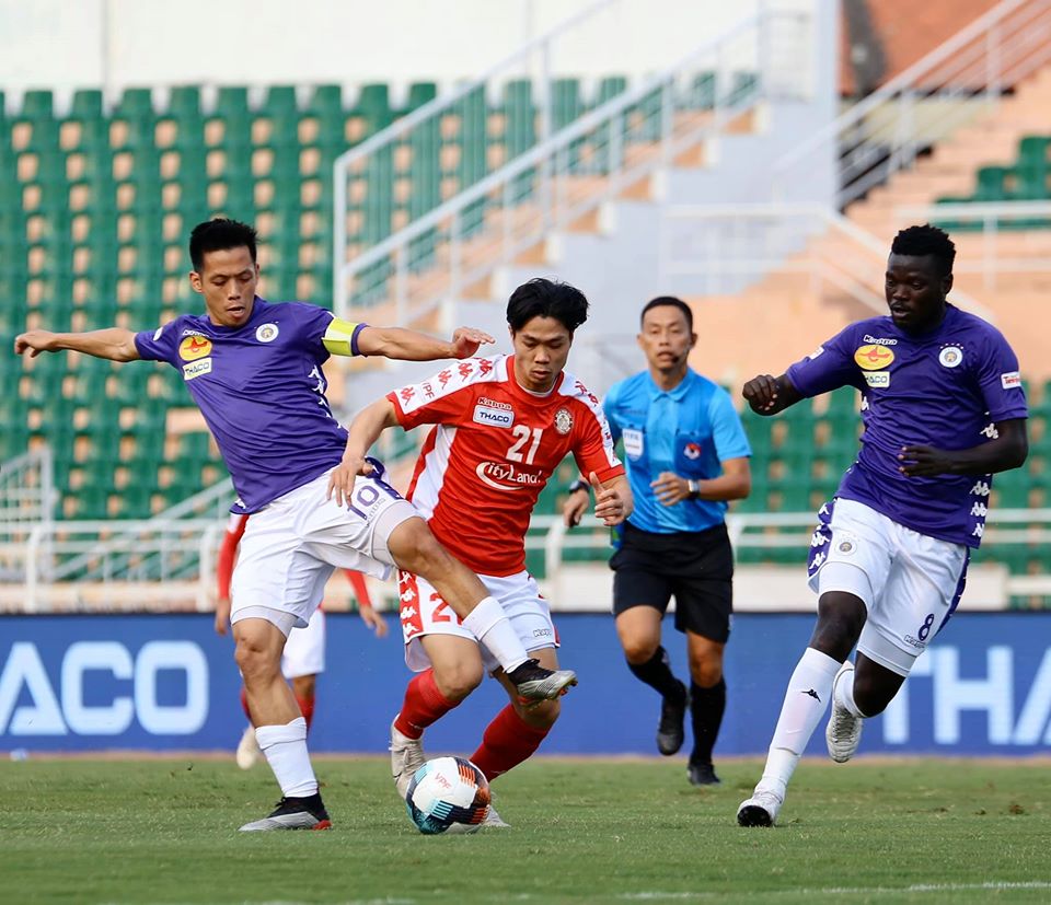 “Messi Việt Nam” Công Phượng và đồng đội đồng ý giảm lương