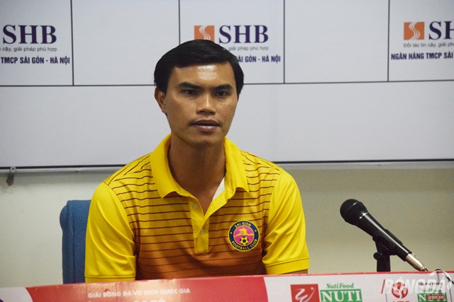 Minh Phương khiến Tài Em bất ngờ khi để Đức Chinh đá chính