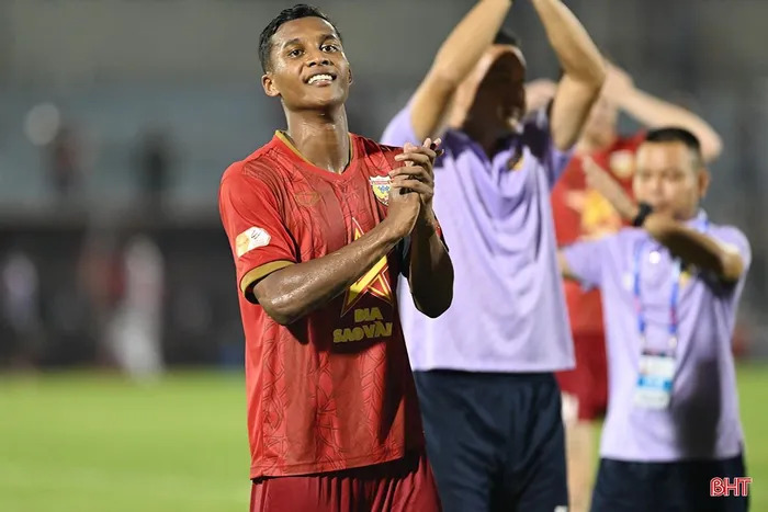 Mới 3 trận đầu V-League, tuyển Việt Nam đã thấy cặp trung vệ tương lai?