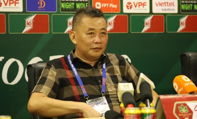Một huấn luyện viên V-League xin từ chức bất thành