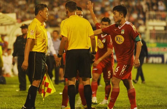 ‘Một số trọng tài bị khớp khi điều hành trận đấu của HAGL’