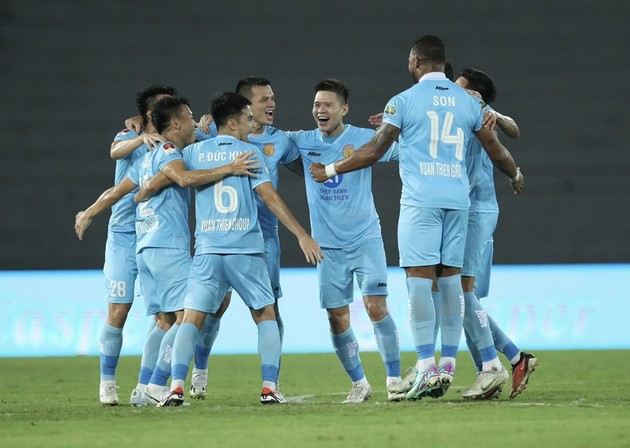 Nam Định giội mưa gôn trước Hải Phòng, Viettel gây thất vọng