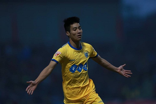 Nam Định muốn có chữ kí của Văn Bình?