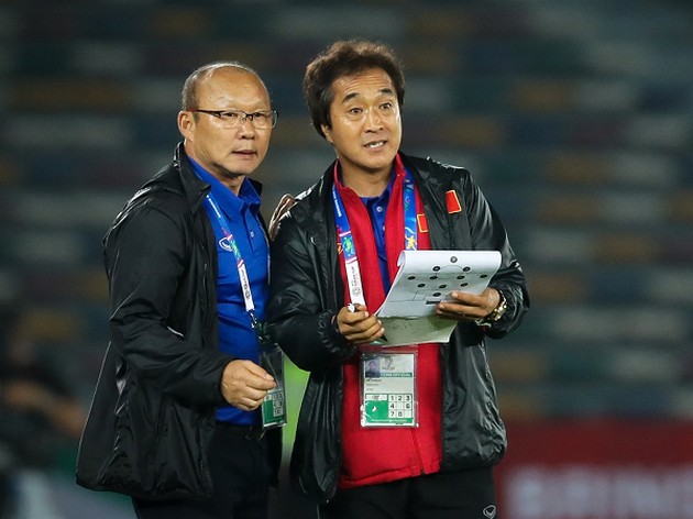 Nếu bộ đôi Park Hang-seo và Lee Young-jin cập bến, TP.HCM có ‘hóa rồng’?