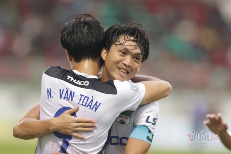 Nghịch lý HAGL thoát hiểm sớm, đáng lo cho V-League?