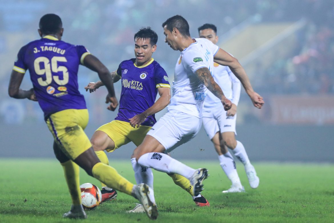 Ngược dòng nghẹt thở, HLV Nam Định công khai suy nghĩ về thực lực của Hà Nội FC