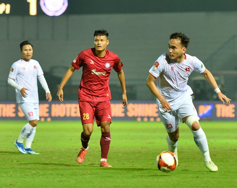 Ngược dòng thắng lợi, Hải Phòng áp sát top đầu