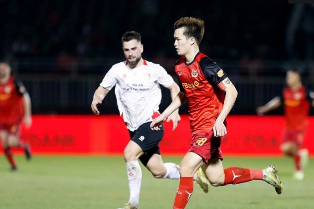 Nguyễn Hoàng Đức bứt phá, dẫn đầu V League về kiến tạo