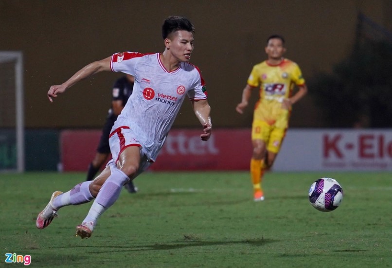 Nhâm Mạnh Dũng kiến tạo giúp CLB Viettel thắng 3-1 Thanh Hóa