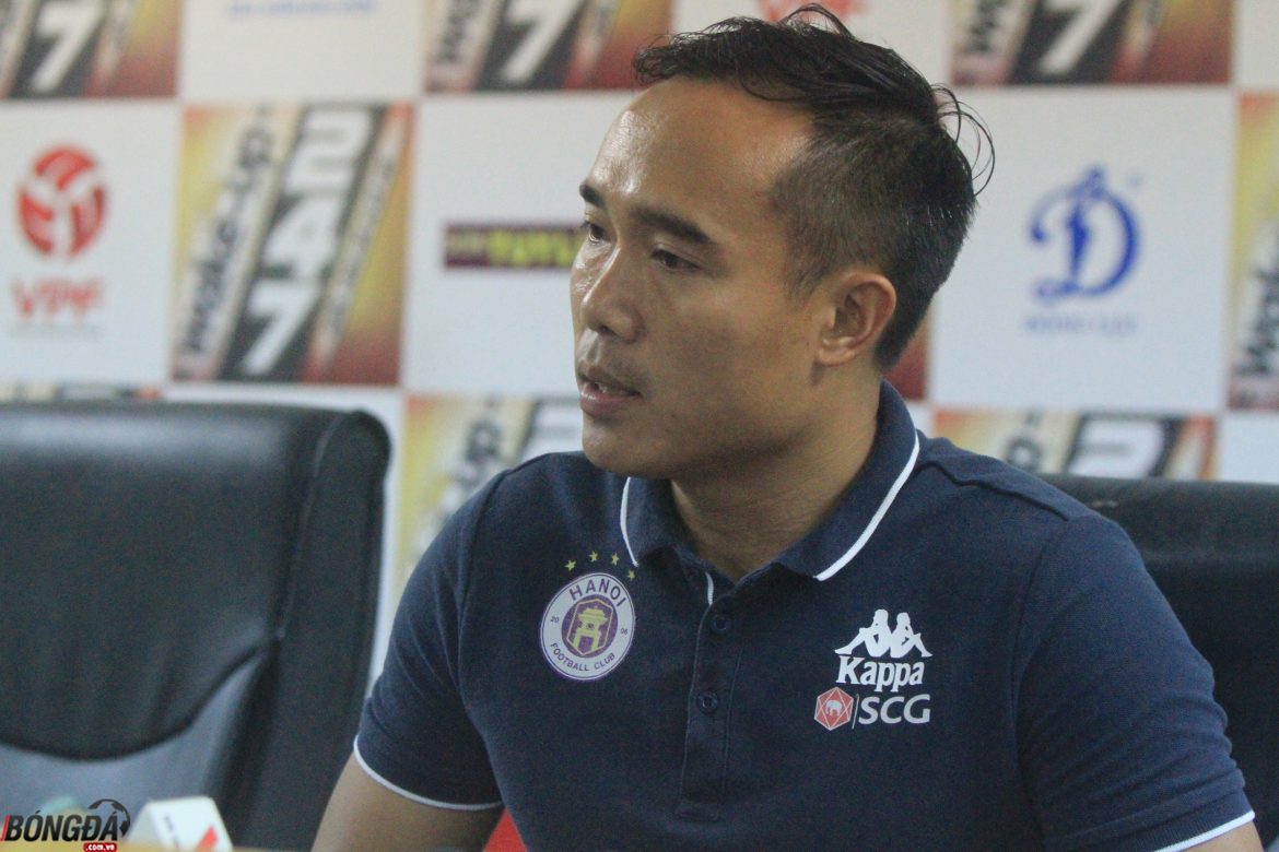 “Nhiều cầu thủ Hà Nội FC xứng đáng lên tuyển chứ không riêng Văn Quyết”