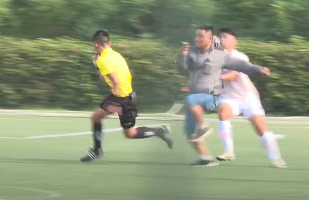 Nợ lương, chửi – đánh trọng tài, hình ảnh quá xấu xí với lứa trẻ Việt Nam