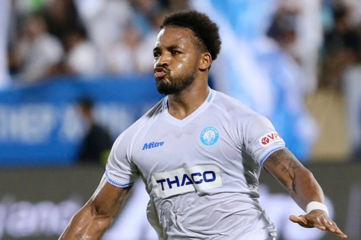 NÓNG: Siêu tiền đạo của Nam Định không được đá vòng 1 V-League 2024/25