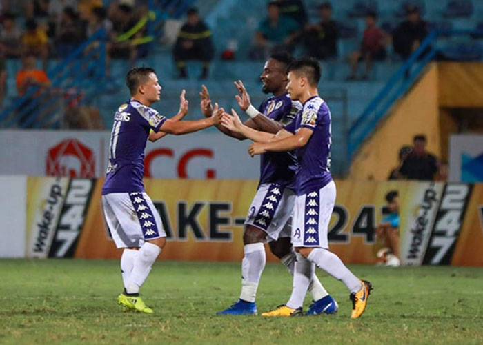 Oseni lập cú đúp trong ngày Hà Nội thắng nhọc nhằn SHB Đà Nẵng