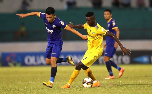 Phan Văn Đức trở lại cũng không thể giúp SLNA thoát thua trên sân nhà