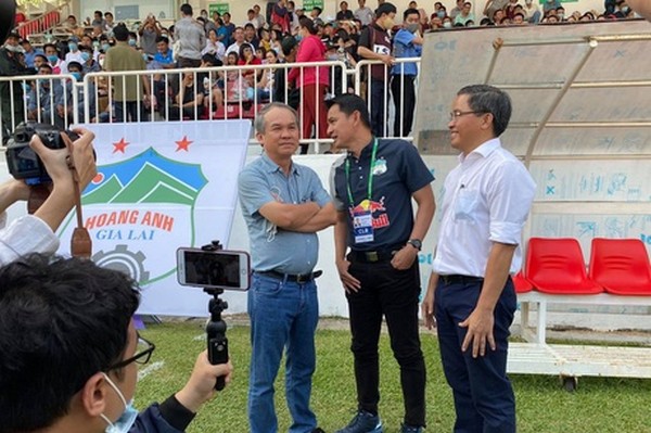 Phép tính của bầu Đức và bài toán khó giải cho HAGL