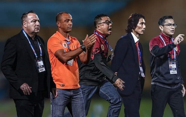 Quá bất ổn CLB CAHN