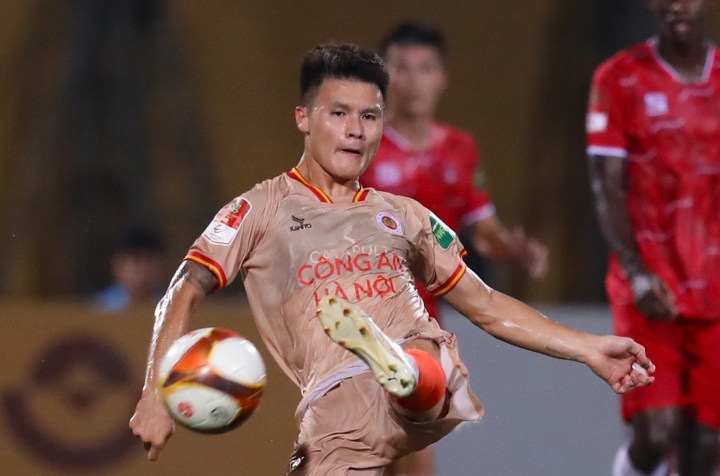 Quang Hải: “Cảm xúc khó tả khi đối đầu Hà Nội FC”