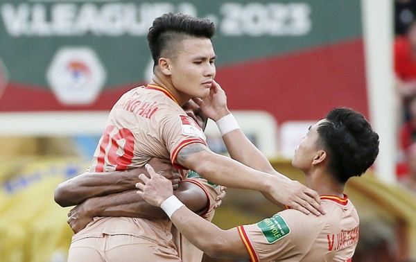 Quang Hải: Chờ thêm… cơn giận sau khi ghi bàn từ chấm 11m